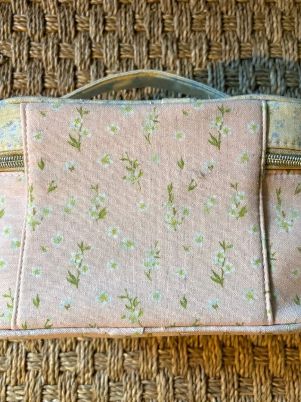 Lucky Brand Travel Makeup & Toiletries Train Case Organizer in Floral Print